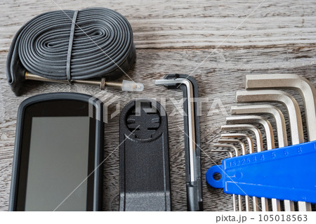 ロードバイク 自転車 メンテンナス工具イメージ素材 105018563