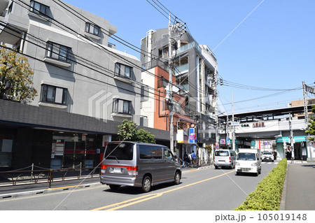 東京都世田谷区・杉並区 八幡山駅前の街並み 東京都世田谷区・杉並区 八幡山駅前の街並み 105019148