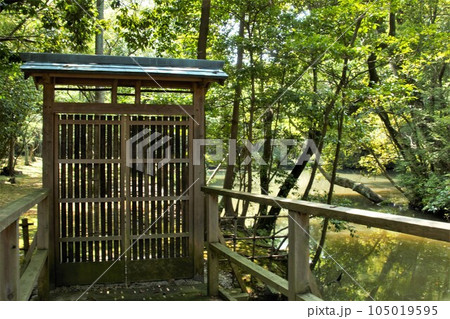 高田本山の庭園にある入口 105019595