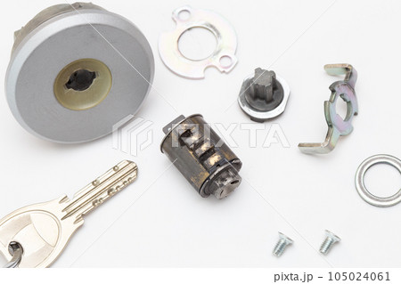 鍵のトラブル（鍵の修理　分解作業）　 105024061