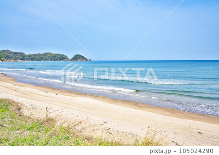 【東浜海水浴場】 鳥取県岩美郡岩美町陸上 【東浜海水浴場】 鳥取県岩美郡岩美町陸上 105024290
