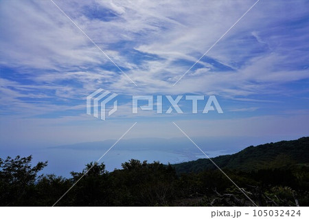 ドンデン山からの佐渡島東部の海 ドンデン山からの佐渡島東部の海 105032424