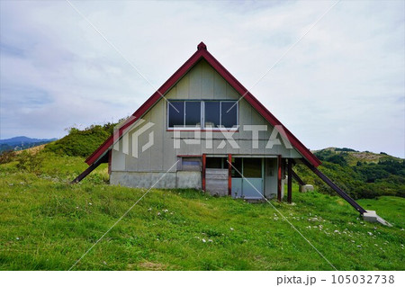 ドンデン山の避難小屋 ドンデン山の避難小屋 105032738
