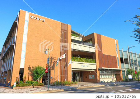 みよし市、みよし市図書館学習交流プラザの風景 みよし市、みよし市図書館学習交流プラザの風景 105032768