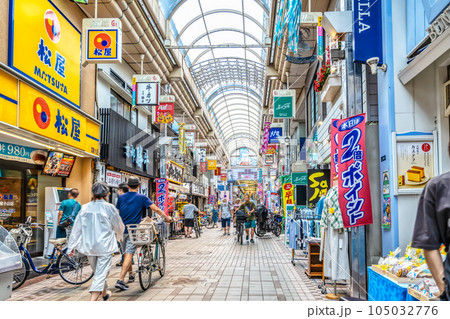 東京都品川区の都市風景　武蔵小山駅 105032776