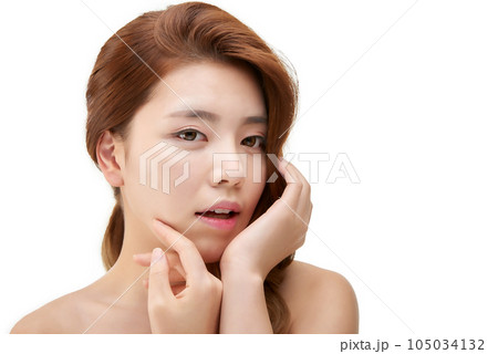 Beauty, a clean-skinned young woman 105034132