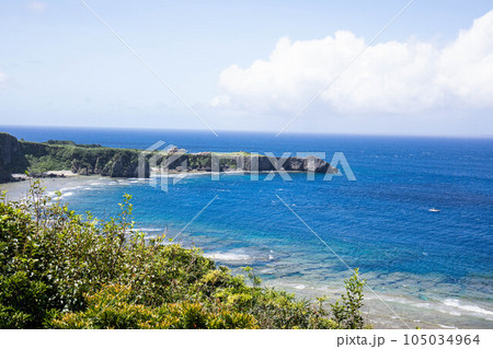 沖縄本島最北端辺戸岬 105034964