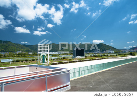 姫路競馬場 ゴール前 スタンド 姫路競馬場 ゴール前 スタンド 105035657