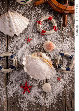 Sea salt in sea shell Sea salt in sea shell 105036340