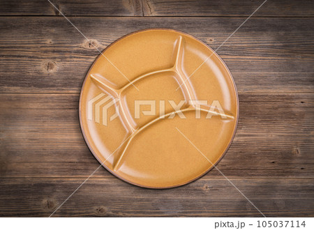 Brown plate Brown plate 105037114