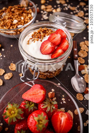 Oat granola breakfast cereal Oat granola breakfast cereal 105037330