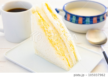 たまごサンドとコーヒーとスープのモーニング 105037962