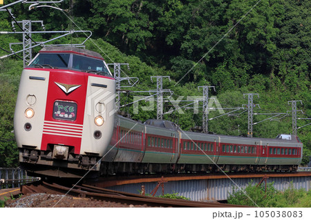 伯備線特急やくも号：381系電車（岡山⇔出雲市） 105038083