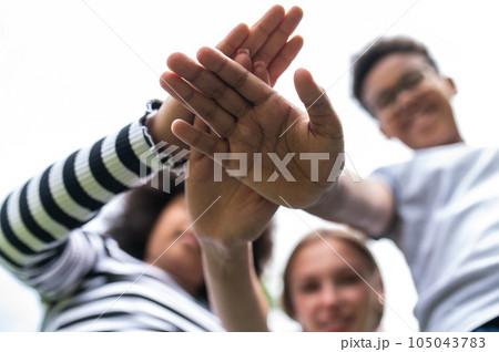 Group of friends feeling great together 105043783