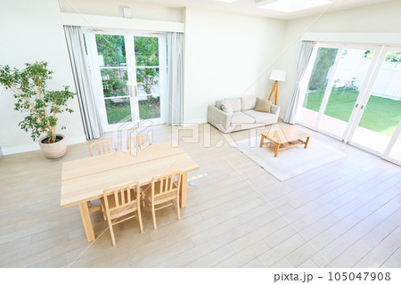 リビングルーム 105047908