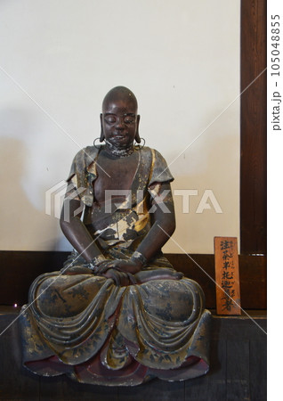 「注荼半託迦(ちゅだはんたか)尊者」の木像（萬福寺･大雄宝殿／京都府宇治市五ケ庄三番割34） 105048855