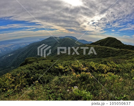 金北山頂上からの妙見山への稜線 金北山頂上からの妙見山への稜線 105050637