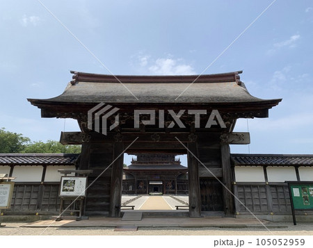富山県の瑞龍寺の景色 富山県の瑞龍寺の景色 105052959