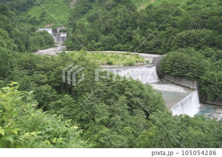 称名滝下流の不透過型砂防堰堤 105054286