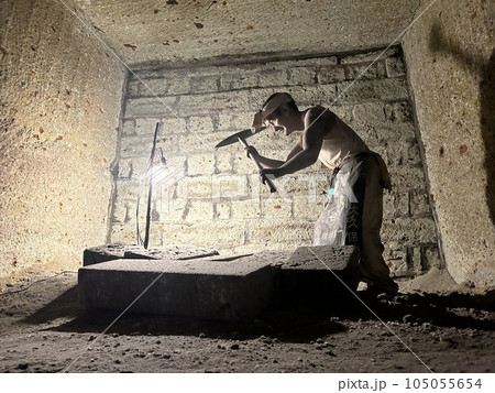 The Oya History Museum is a museum built inside a massive former stone quarry in northwestern Utsunomiya. The man-made caverns were originally developed during the Edo Period to mine Oya Stone, a soft The Oya History Museum is a museum built inside a massive former stone quarry in northwestern Utsunomiya. The man-made caverns were originally developed during the Edo Period to mine Oya Stone, a soft 105055654