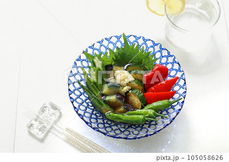 夏野菜の揚げ浸し 夏野菜の揚げびたし 夏野菜の揚げ浸し 夏野菜の揚げびたし 105058626