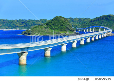 【山口県】快晴の角島大橋 105059549