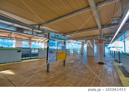 山手線新駅 高輪ゲートウェイ駅ホームの風景 山手線新駅 高輪ゲートウェイ駅ホームの風景 105061453