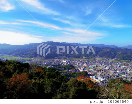冨士山より望む大洲盆地(愛媛県大洲市) 105062640