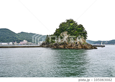 遊覧船から見る犬走島 遊覧船から見る犬走島 105063082