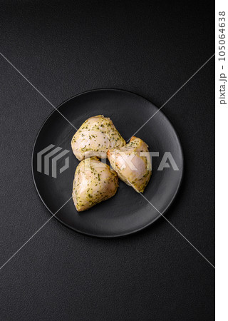 Delicious juicy grilled chicken with salt, spices and herbs with vegetables Delicious juicy grilled chicken with salt, spices and herbs with vegetables 105064638