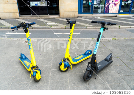 E-scooters by Wind Mobility and by Tier Mobility 105065810