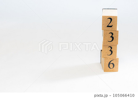 木のブロック　数字2336 105066410