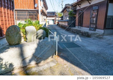 【重要伝統的建造物群保存地区】所子 大山道とカミの集落と力石 鳥取県西伯郡大山町 【重要伝統的建造物群保存地区】所子 大山道とカミの集落と力石 鳥取県西伯郡大山町 105069527