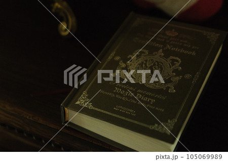 洋書イメージ写真（クローズアップ） 105069989