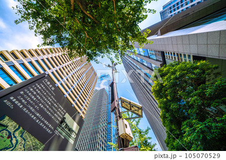 日本の東京年景観 大手町パークビルディング前から大手町のオフィスビル群を望む。防災都市東京…内務省跡 日本の東京年景観 大手町パークビルディング前から大手町のオフィスビル群を望む。防災都市東京…内務省跡 105070529