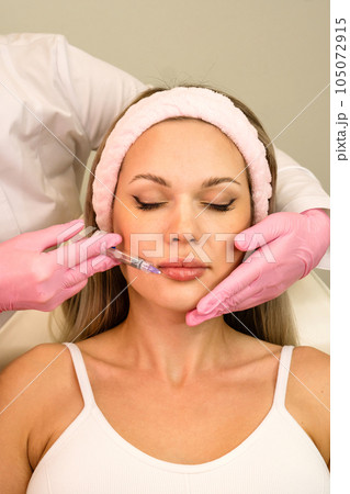 Lip augmentation procedure Lip augmentation procedure 105072915