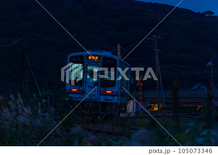 静岡県袋井市川会　天竜浜名湖鉄道と沿線の風景 105073346