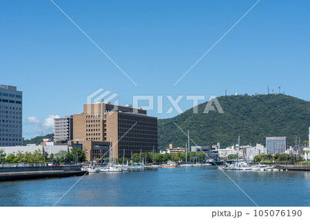 眉山と徳島県庁 105076190