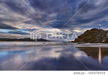Castle Point Lighthouse at sunriseise 105078458