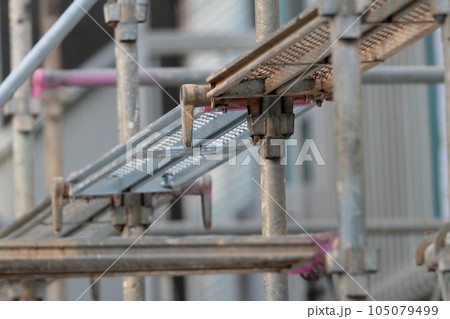戸建て住宅の外部足場 105079499