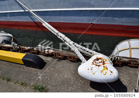 繋留用のボラード 繋留用のボラード 105080924
