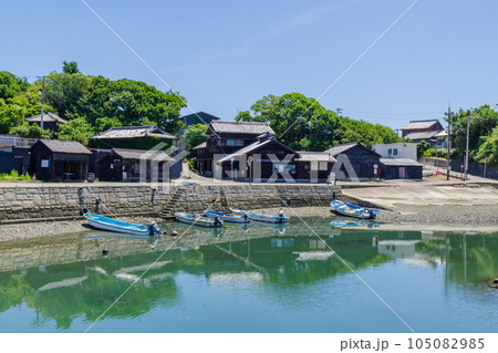 佐久島西港付近の黒壁の集落（愛知県） 105082985