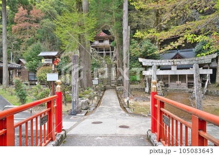 【不動院岩屋堂】 鳥取県八頭郡若桜町岩屋堂 【不動院岩屋堂】 鳥取県八頭郡若桜町岩屋堂 105083643