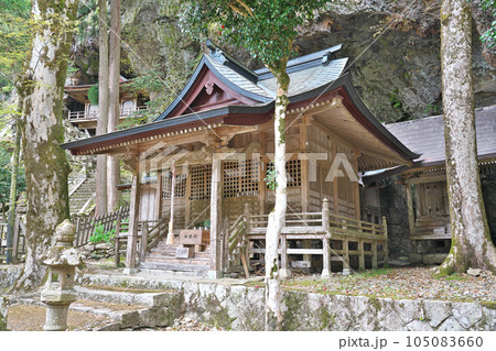 【不動院岩屋堂】 鳥取県八頭郡若桜町岩屋堂 【不動院岩屋堂】 鳥取県八頭郡若桜町岩屋堂 105083660