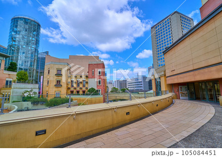 神奈川県川崎市川崎区のイタリア風の街 チネチッタを見る 105084451