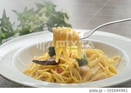 ペペロンチーノ 麺上げ ペペロンチーノ 麺上げ 105084961