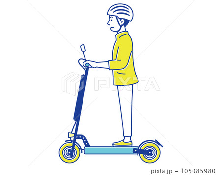 電動キックボードに乗るヘルメットを被った若い男性　横顔 105085980