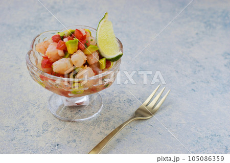 エビのセビーチェ（メキシコ料理） 105086359