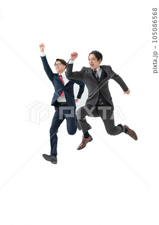 ビジネスマン 飛躍 ジャンプ ビジネスマン 飛躍 ジャンプ 105086568