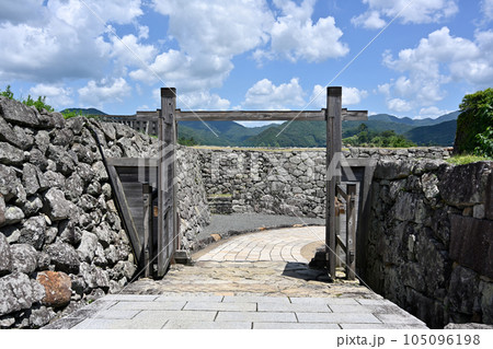 篠山城跡の入口 105096198